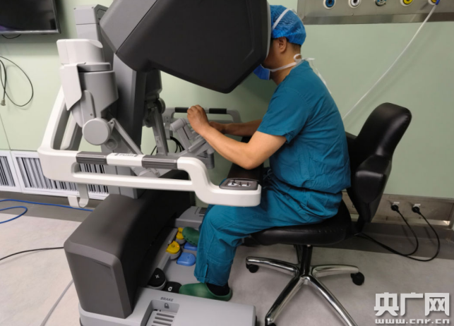 漯河市中心医院豫中南率先实施微创机器人手术